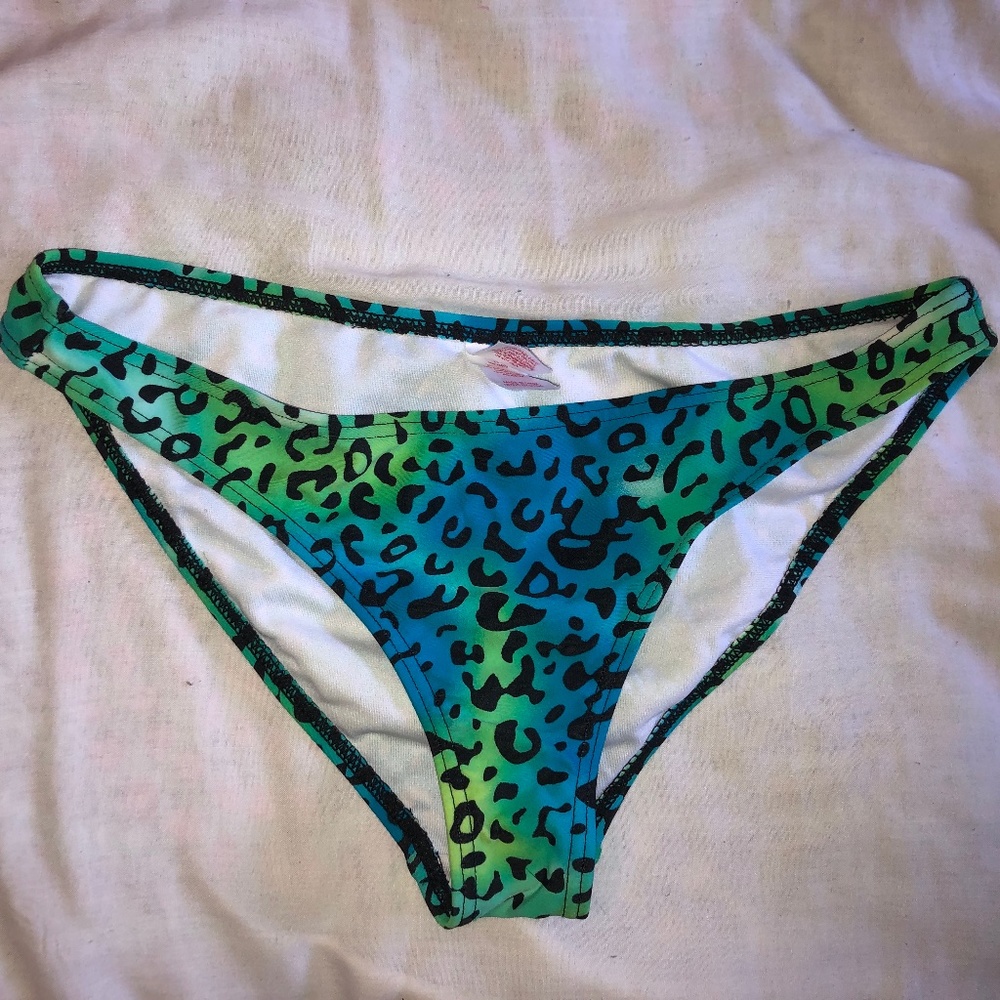 BONGO | Trendy Cheetah Print Bikini